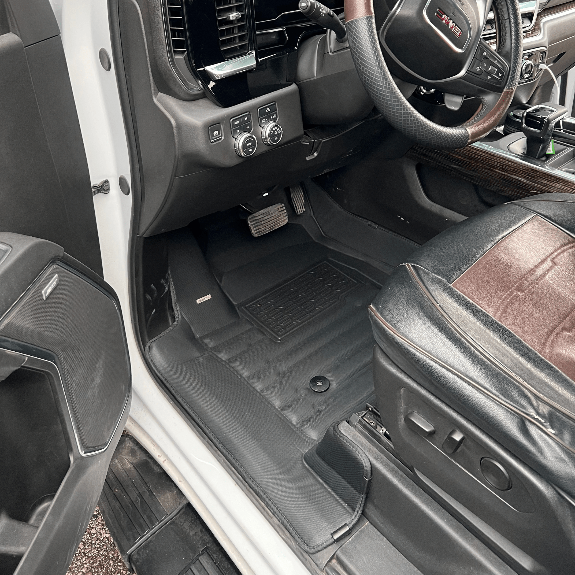 GMC Sierra 1500 CrewCab CrewCab Floor Mats 2019-2026 | Covers Row 1 & 2